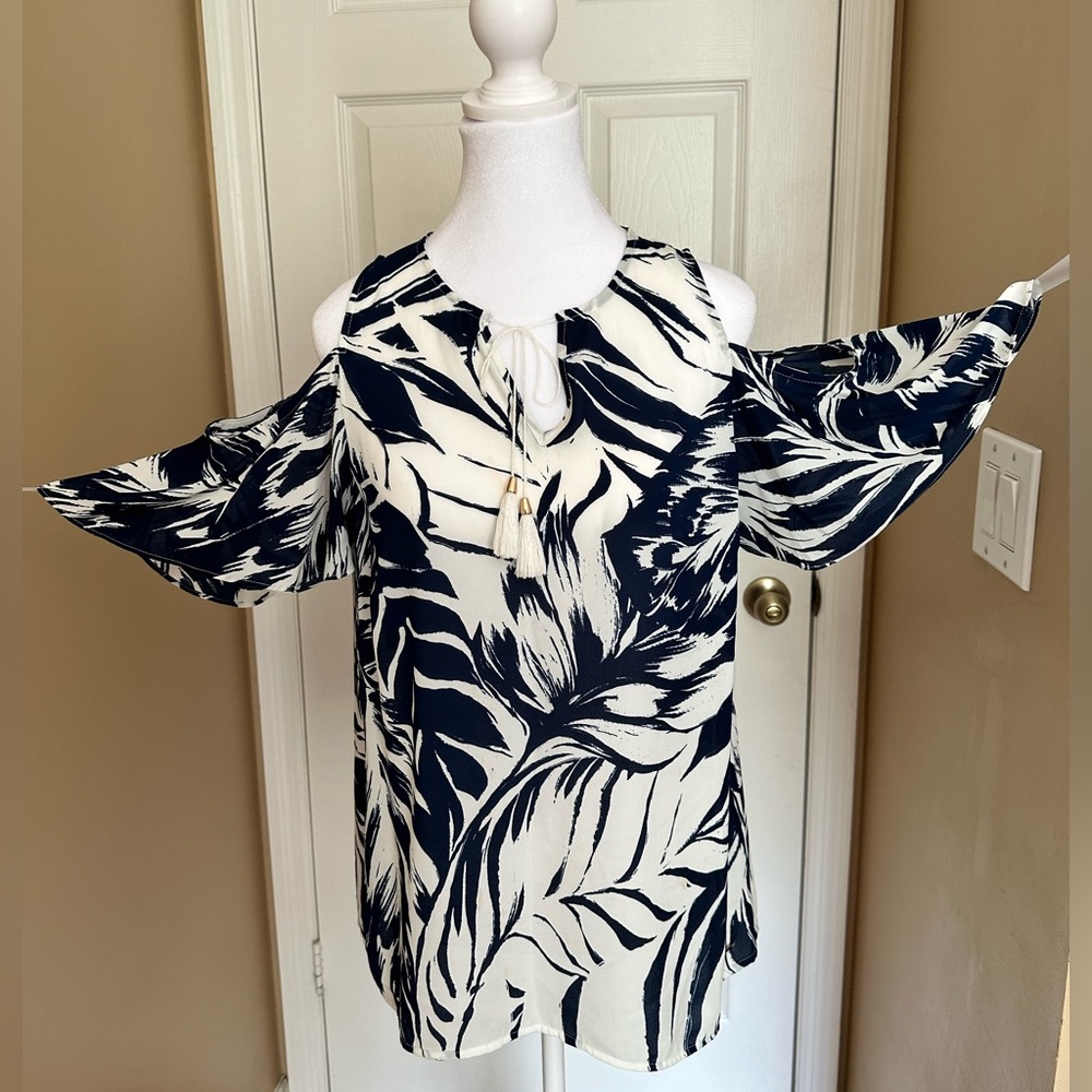 Ivanka trump blouse white and blue leafy print, size L